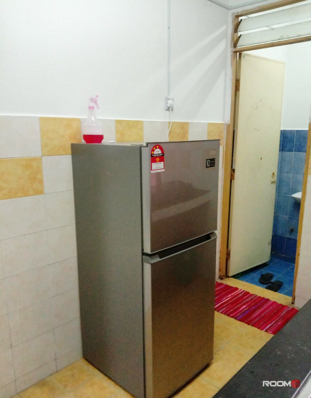 Middle Room, Mentari Court, Blok B, Bandar Sunway