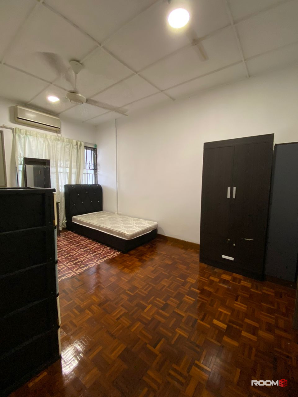 ✨RM 300 Booking Fees 🌸( Female Unit ) Medium Room at SS2
