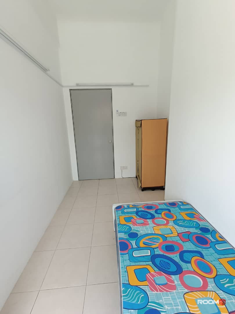 Fully Furnished Single Room at Setia Alam🚀🚀 Free WiFi, Utilities Included ⛳️⛳️⛳
