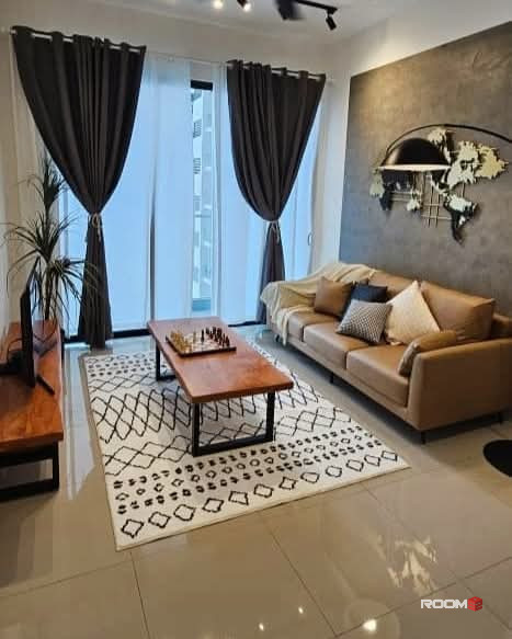 Lavile Maluri Master Room For Rent