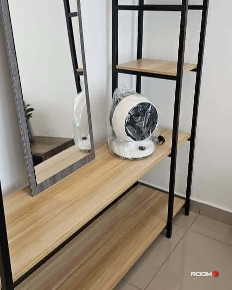 Lavile Maluri Master Room For Rent
