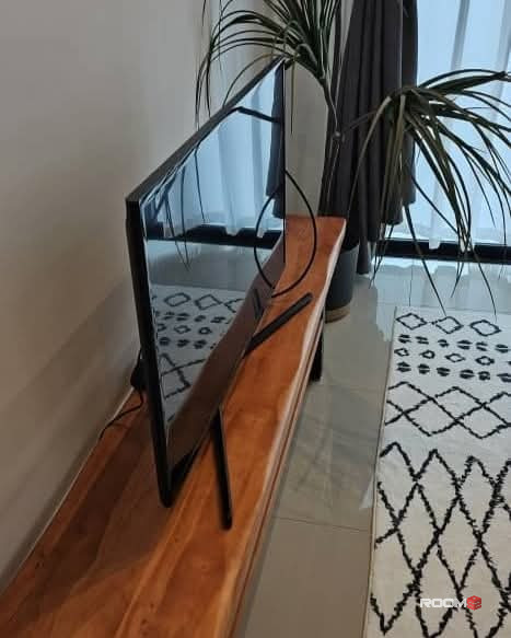 Lavile Maluri Master Room For Rent