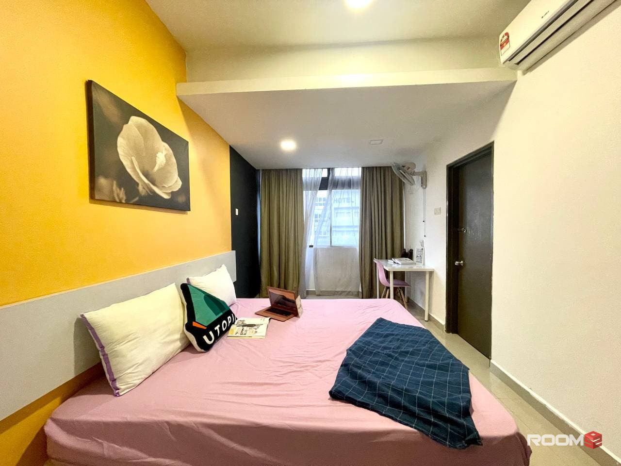 Rent With Spotlessly Clean Room🧹 ! Middle Room Near Pavilion, 🚶🏽‍♂️Walking Distance To MRT BUKIT BINTANG 🚆