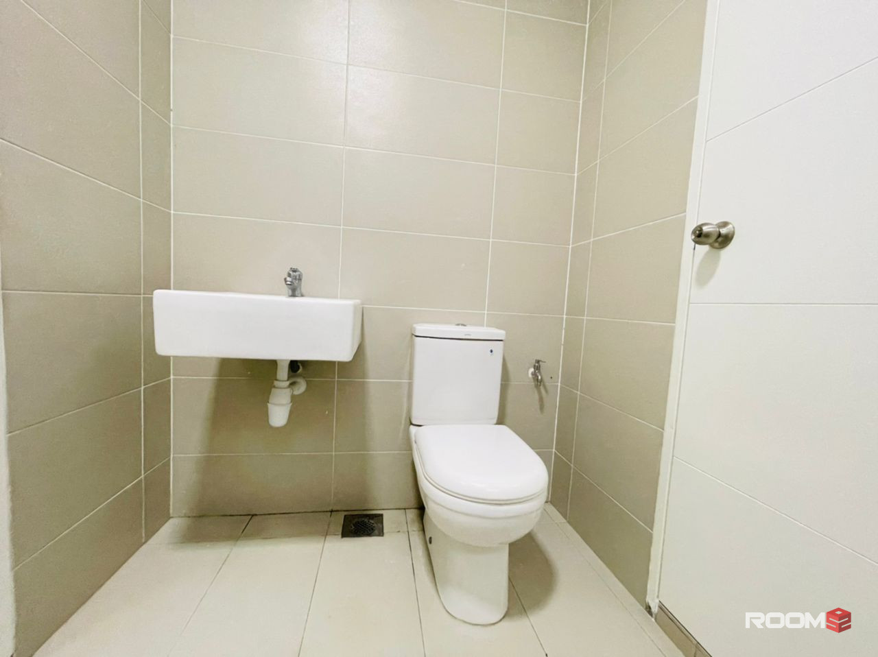 𝑴𝑰𝑫𝑫𝑳𝑬 𝑹𝑶𝑶𝑴 at Sendayan 👉 Seremban, Bilik Sewa Sendayan [🔥 Merdeka Sale !! 🔥] Suriaman, Seremban, Labu, D'T