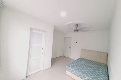 "𝐌𝐈𝐃𝐃𝐋𝐄 𝐑𝐎𝐎𝐌" at 🔥 👉 Taman Mesra Utama, Balakong, Bilik Sewa Balakong [FREE Wifi 💥⚡] Tmn Mesra Utama, C180