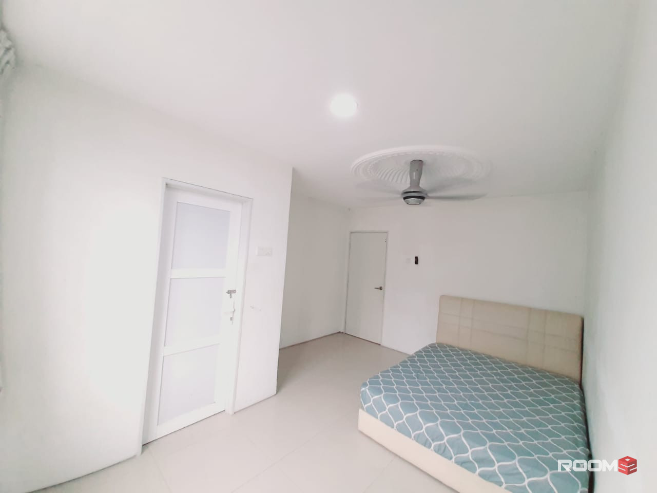 "𝐌𝐈𝐃𝐃𝐋𝐄 𝐑𝐎𝐎𝐌" at 🔥 👉 Taman Mesra Utama, Balakong, Bilik Sewa Balakong [FREE Wifi 💥⚡] Tmn Mesra Utama, C180