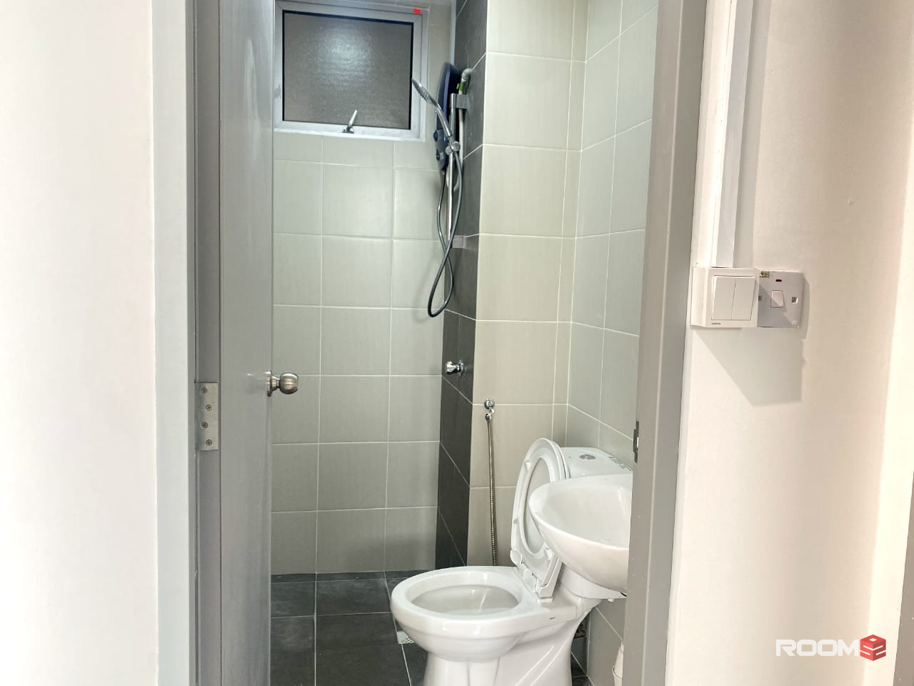 (Female Unit) 5Mins Walk to LRT Brand New Fully Furnished Room at Vista Wirajaya Taman Melati