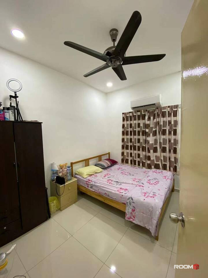 Middle Room at Taman Wawasan 3 , Pusat Bandar Puchong