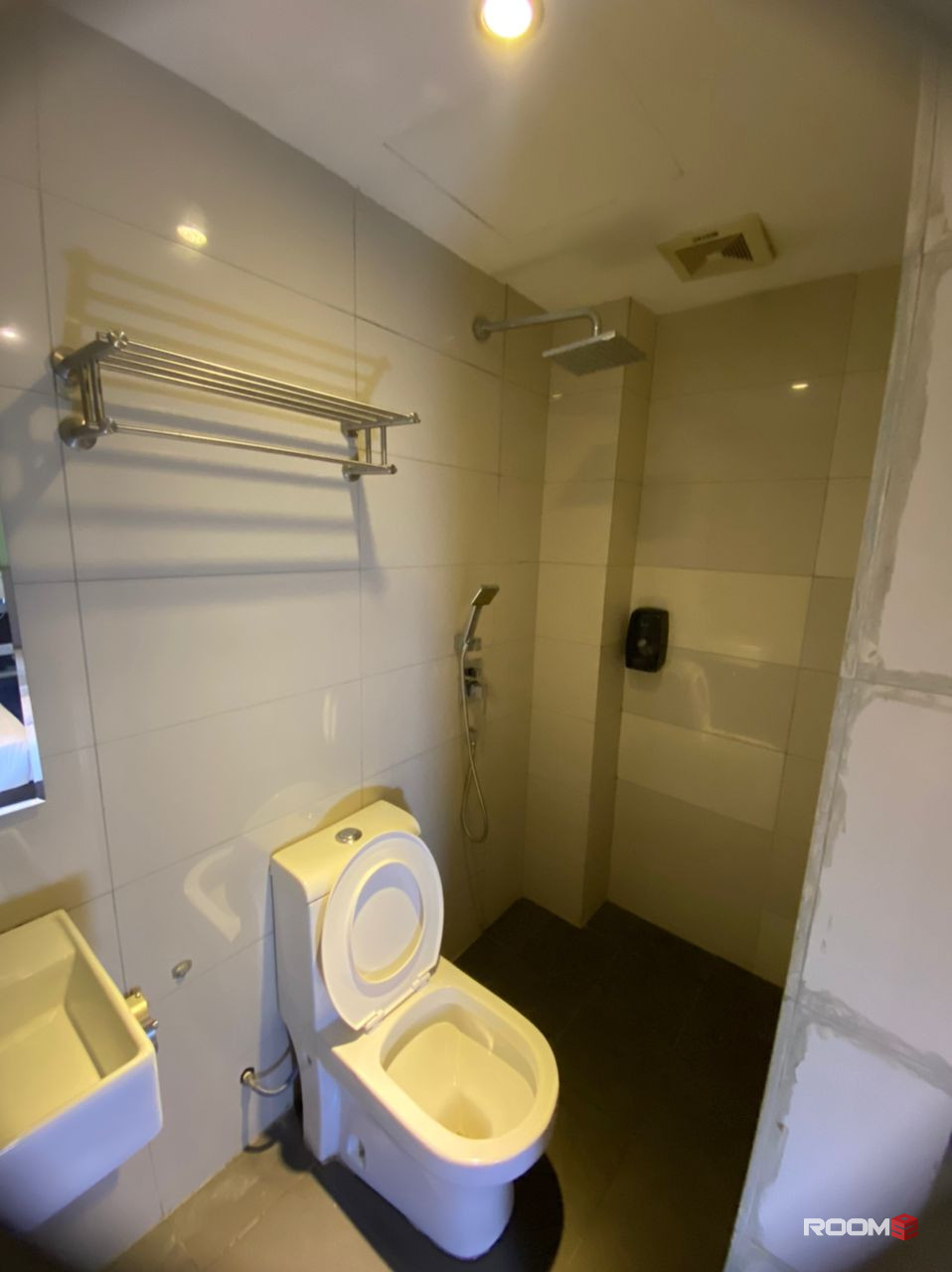 MERDEKA PROMOTION‼️Private Room for Rent in Petaling Street Near Pasar Seni ✨