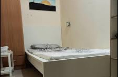 single room available at bandar utama