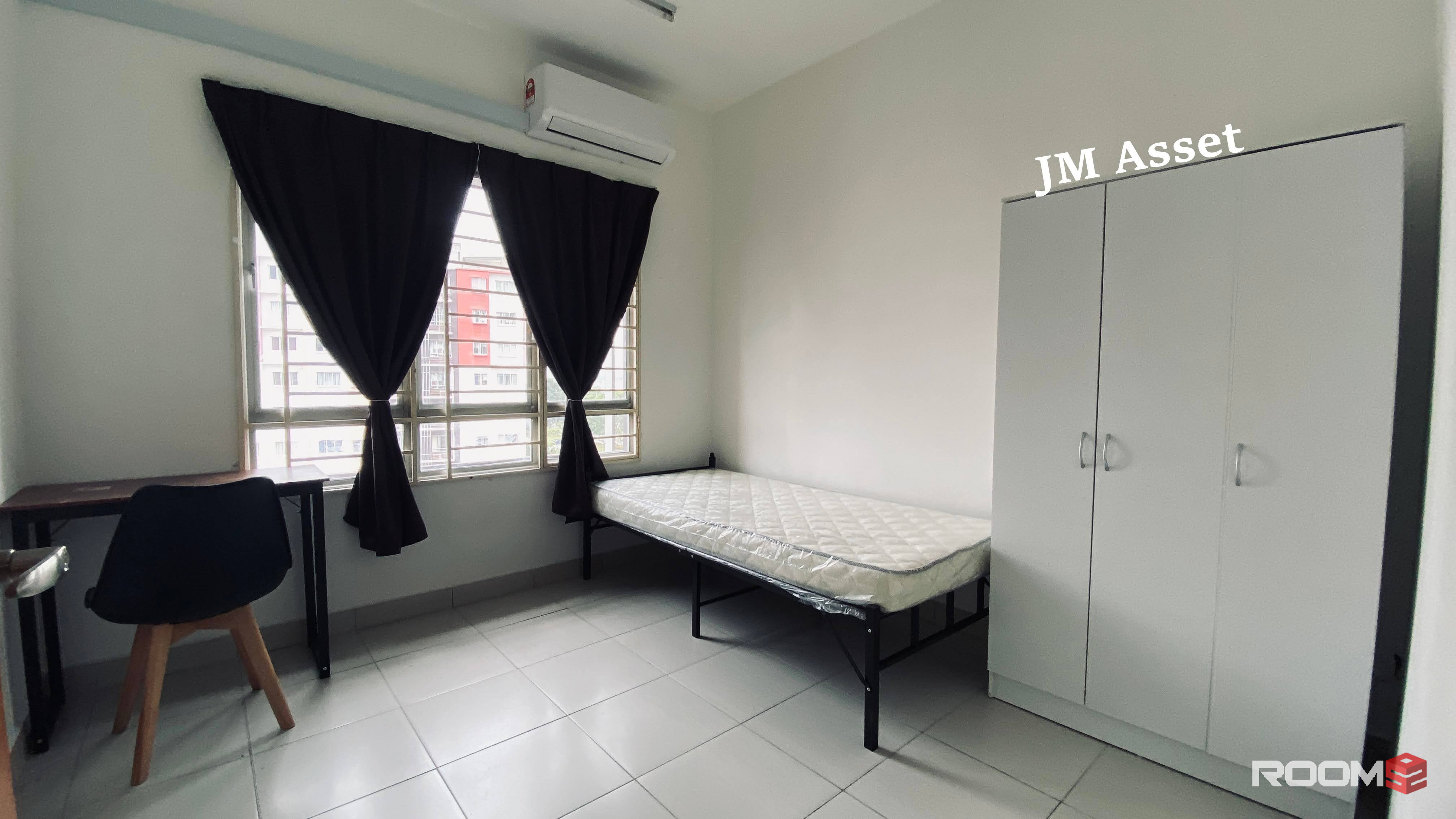 Nice and Clean Middle Room