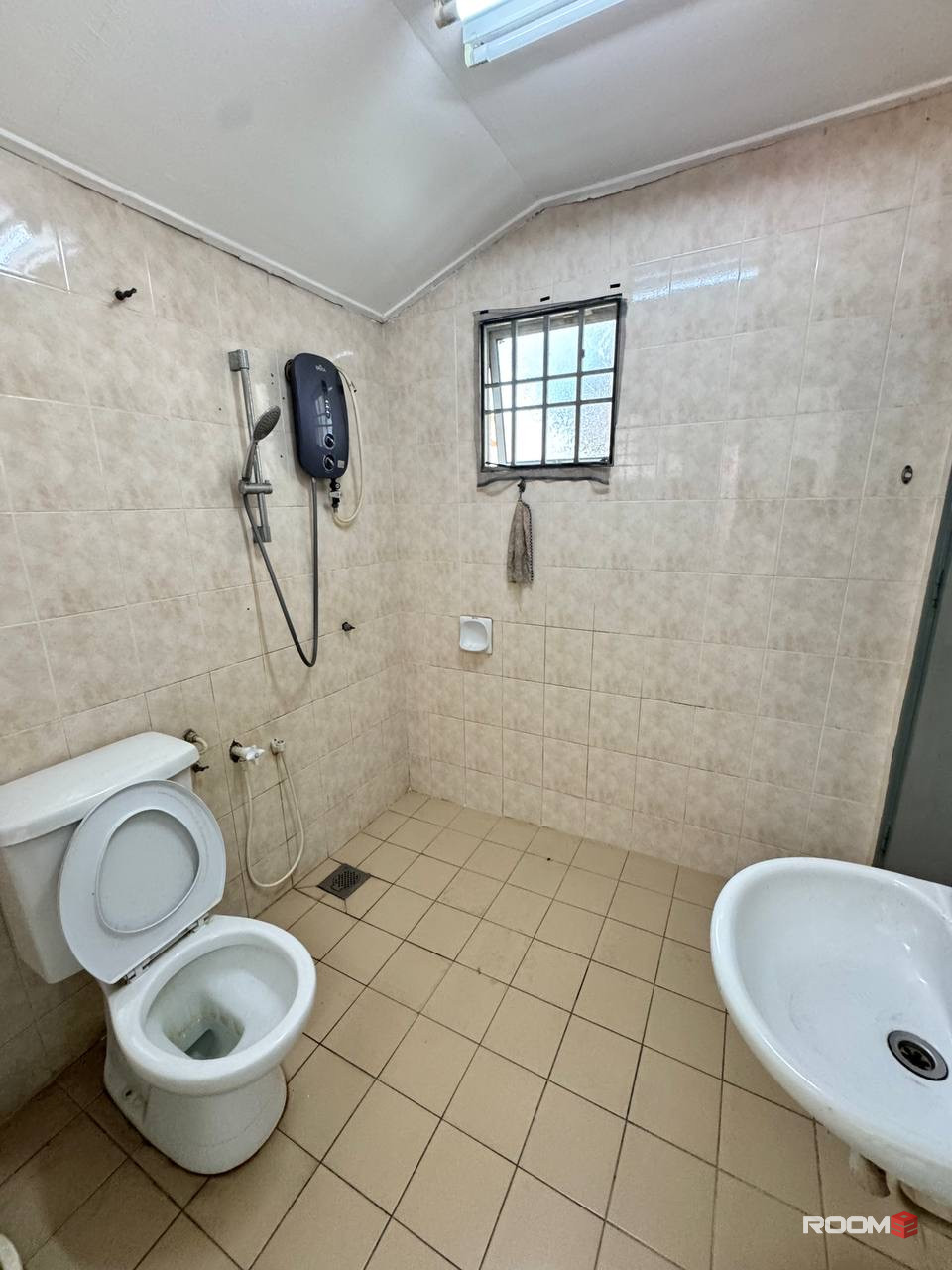 🔥LOW DEPOSIT🔥BUKIT TINGGI KLANG MIDDLE ROOM FOR RENT🏠NEARBY GIANT , GM KLANG , PORT KLANG , AEON MALL🚩