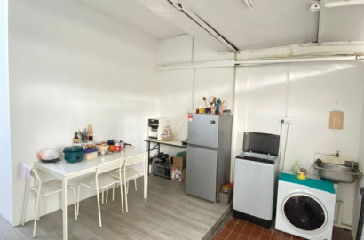 Walking Distance to INTI College & LRT Station. Middle Room Rent in SS15, Subang Jaya