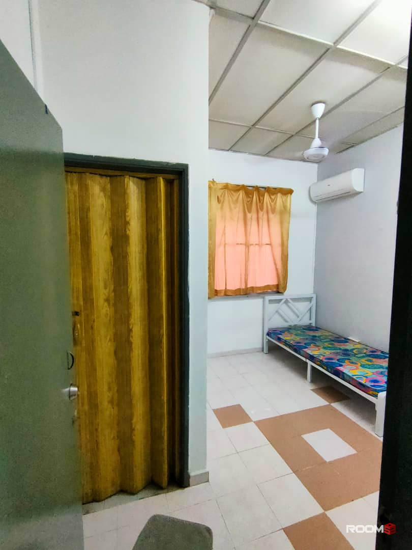 Low Depo 🛌 Furnished Room For Rent with Air-Cond at PJS Subang Indah