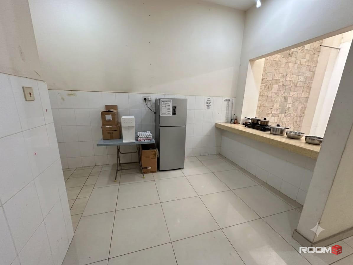 🏡 Spacious Master Room with Private Bathroom @ Alam Impian ❤️ | 🚗 5-7 Mins to AEON BiG Seksyen 23 🛍️🛒
