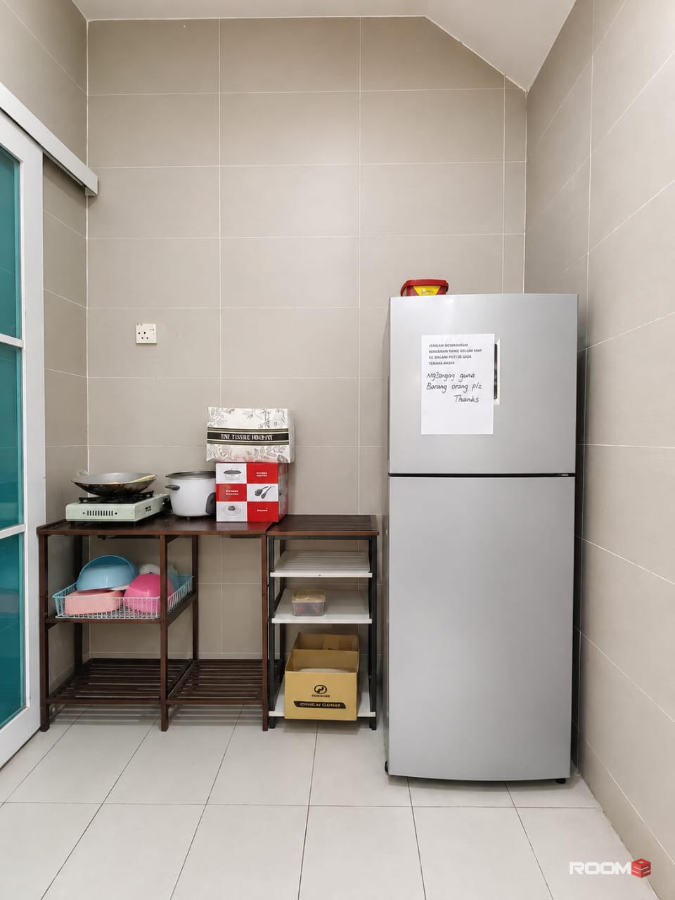 🏡 Medium Room For Rent @ Shah Alam 🔥 | 🚗  Near Plaza Sri Muda 🛍️ | Aircond + Free WiFi 🛜
