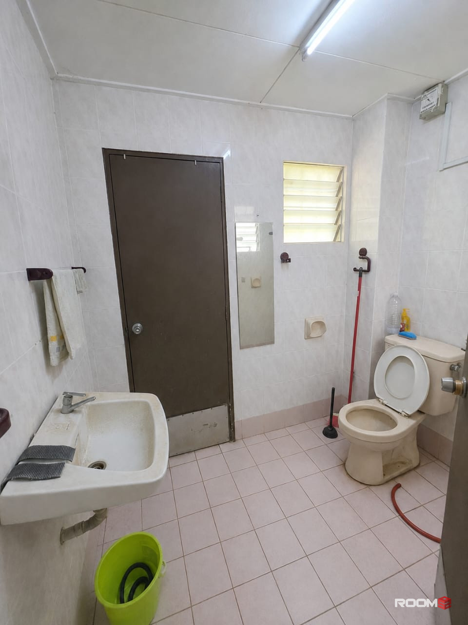 🏡 Fully Furnished Room @ Bukit Rimau | 🚗 3 Mins To Columbia Asia Hospital 🏥 & AEON BiG 🛍️