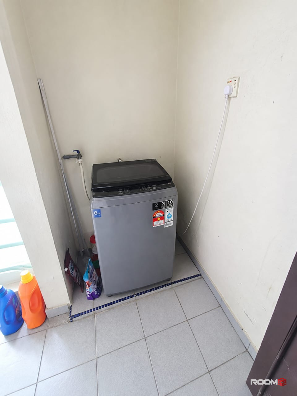 🚗 Near Taipan Business Centre & Main Place Mall 🛒🛍️✨ | 🏡 Bright Room For Rent @ USJ 11, Subang Jaya 🌈