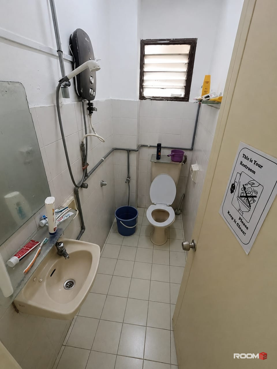 🚗 Near Taipan Business Centre & Main Place Mall 🛒🛍️✨ | 🏡 Bright Room For Rent @ USJ 11, Subang Jaya 🌈