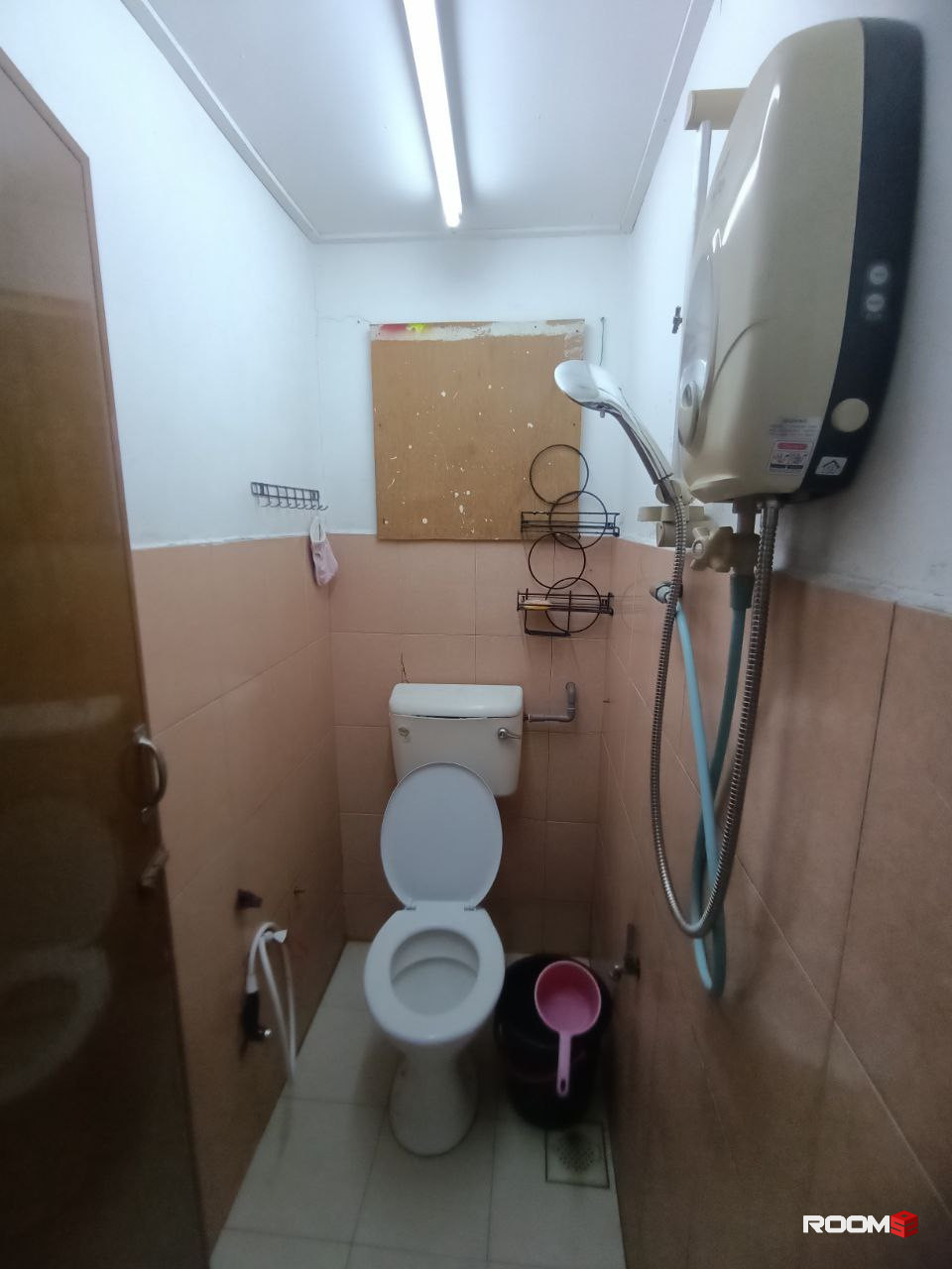 🚺🏢 Female Unit with Zero Deposit Available at SS15! 🎉🏠