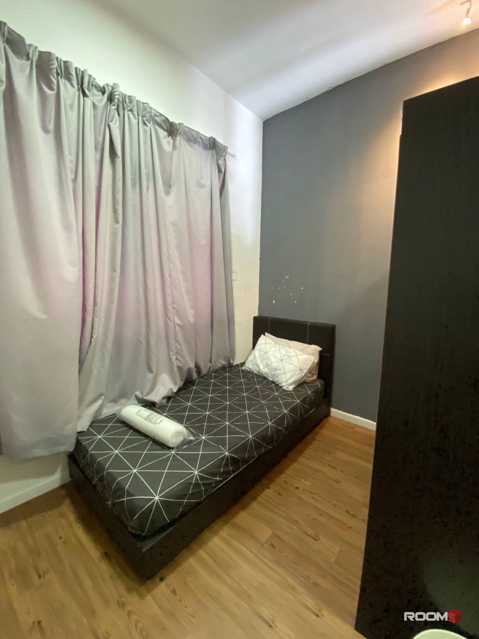 ONLY RM499 🔥 Luxurious 🙋‍♀️ Shared Room w Own Privacy 🤩 with A/C and Fan @ Utropolis Glenmarie