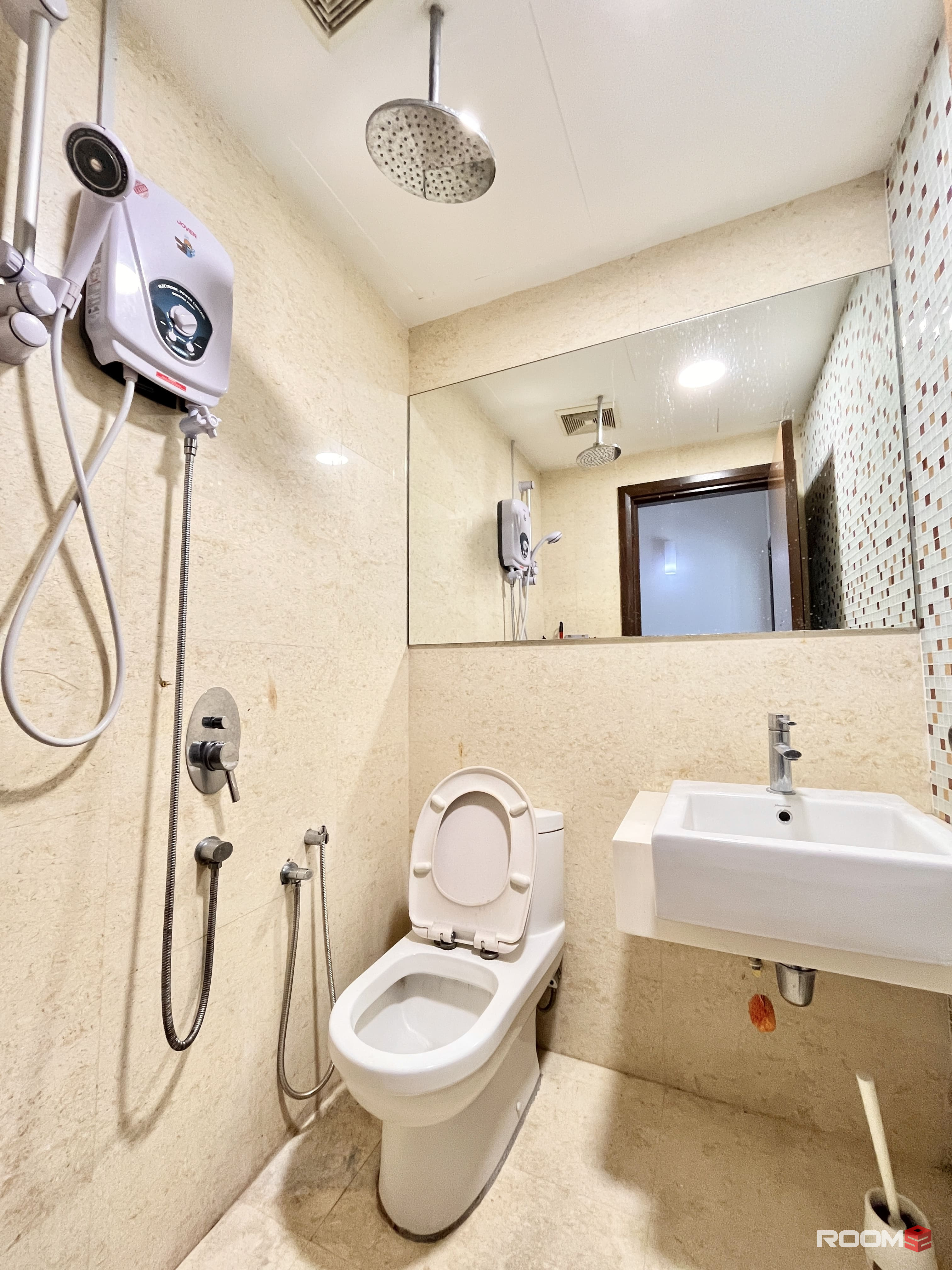 🛍 Find Room Rental In KL Area? 🚝 Spacious Room With Perfect Facilities 💯 At Regalia, Putra