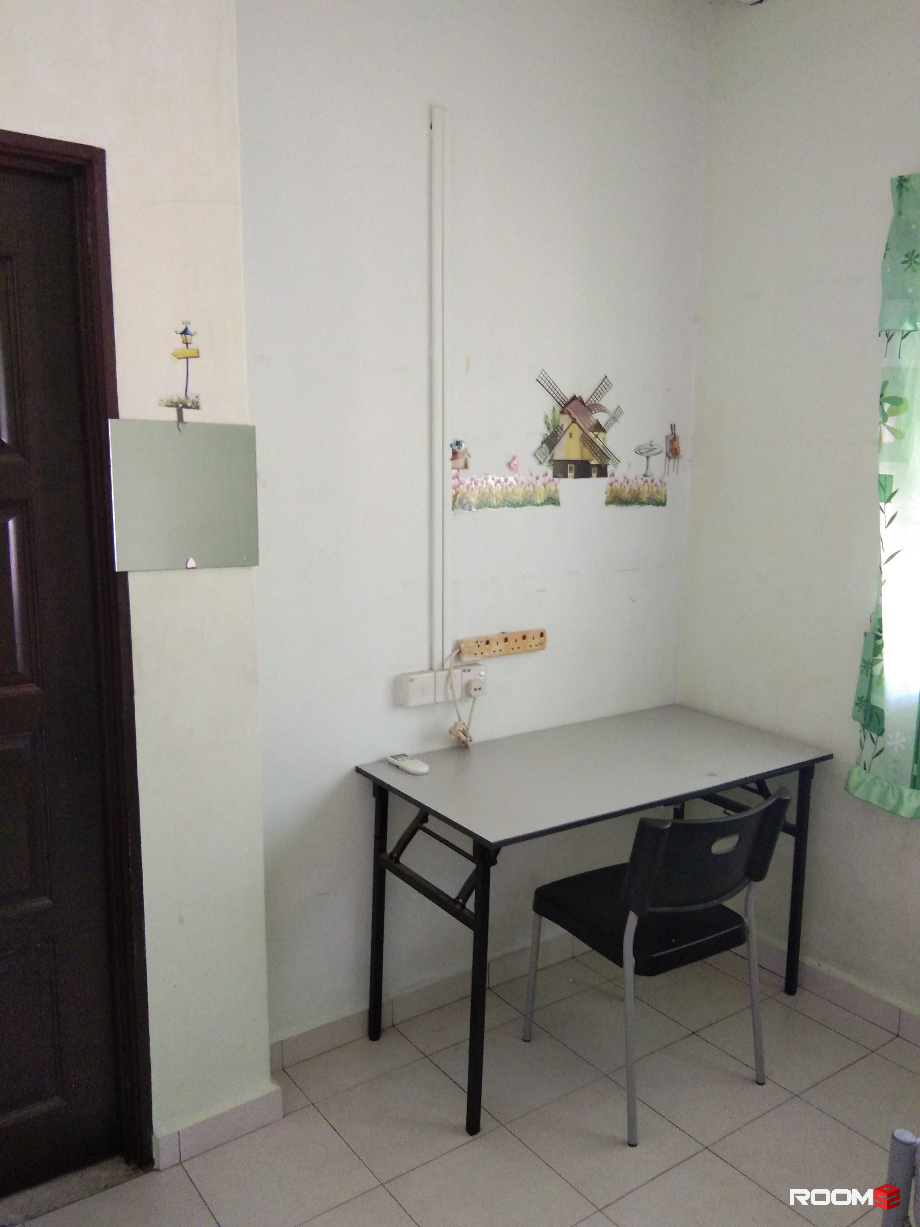 SS15 Furnished Room with private bathroom near Subang Square walk to LRT SS 15, Alpha, Inti i