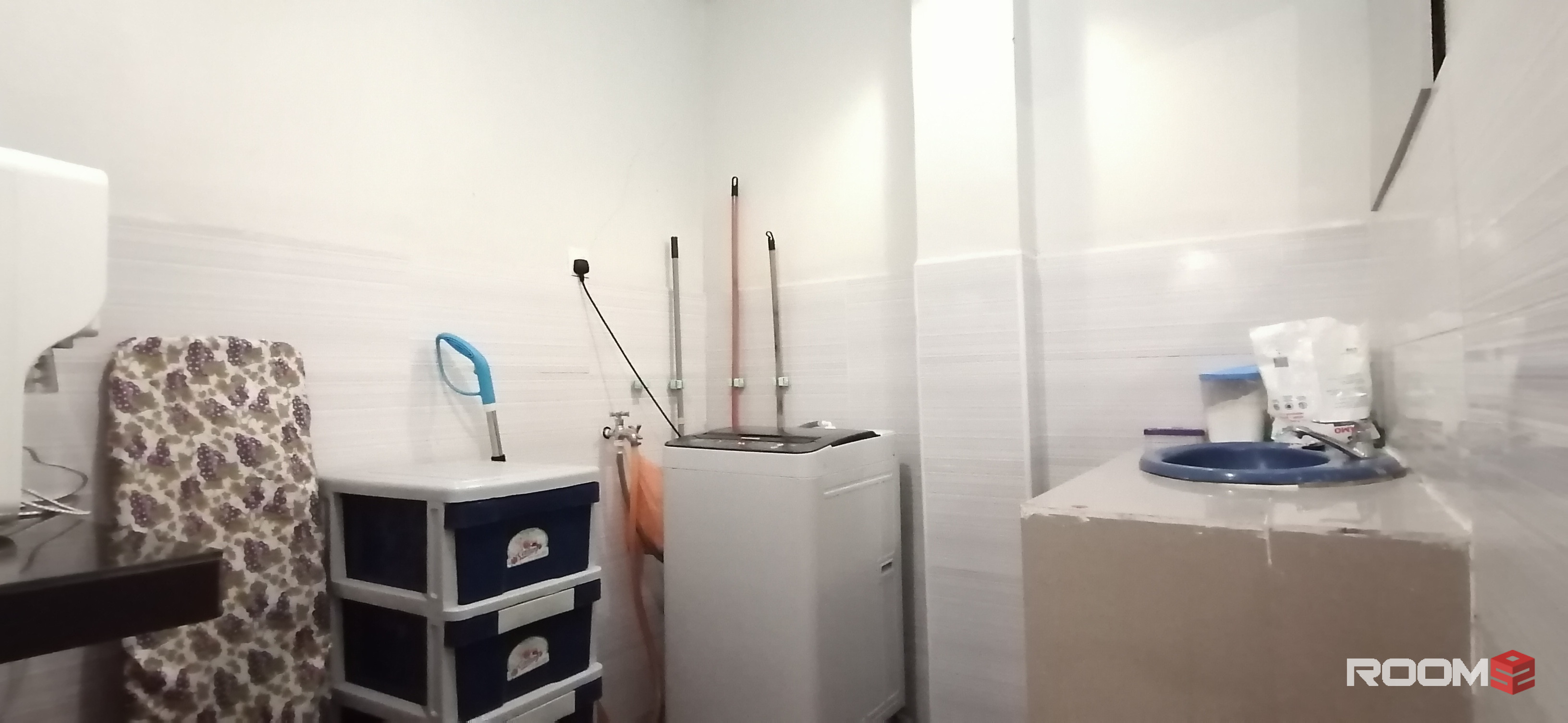 Room + Free carpark near Sri Petaling Commercial Centre