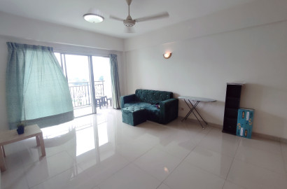 Master bedroom at Ken Damansara 1