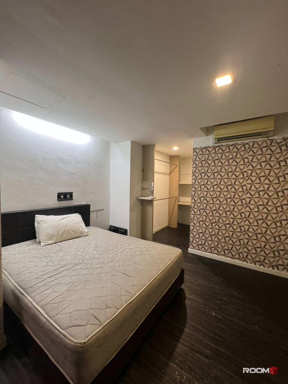 ⭐Cozy aircond room for rent at Taman Pelangi ✅Free WiFi ✅Zero Deposit ✅Immediately move in ✅Promotion Price