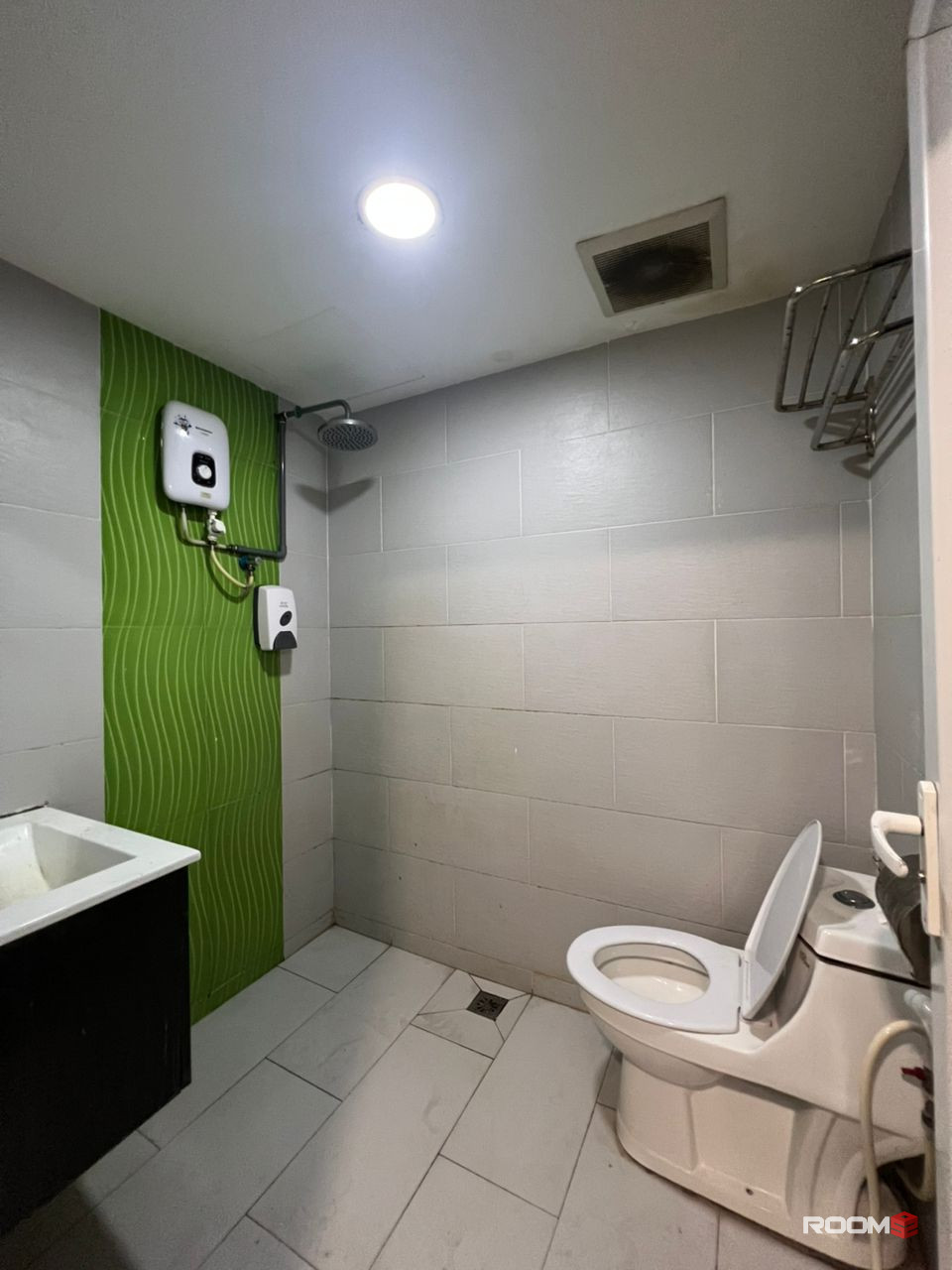 ⭐Cozy aircond room for rent at Taman Pelangi ✅Free WiFi ✅Zero Deposit ✅Immediately move in ✅Promotion Price