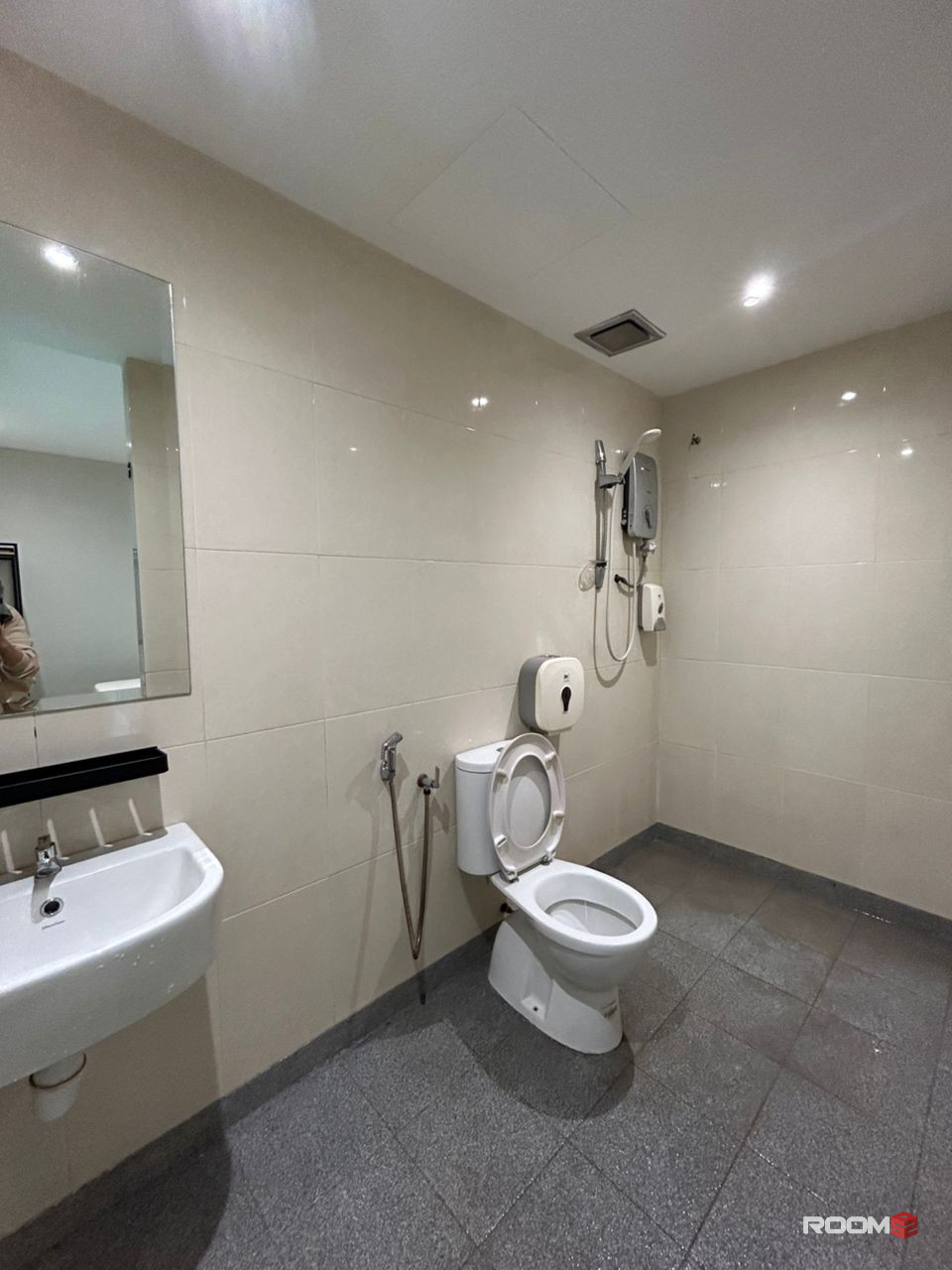0 DEPOSIT ROOM NEAR CHOW KIT🤩🔥 2 MIN WALK TO LRT STATION 🚝 0 DEPOSIT, IMMEDIATELY MOVE IN ✅💯
