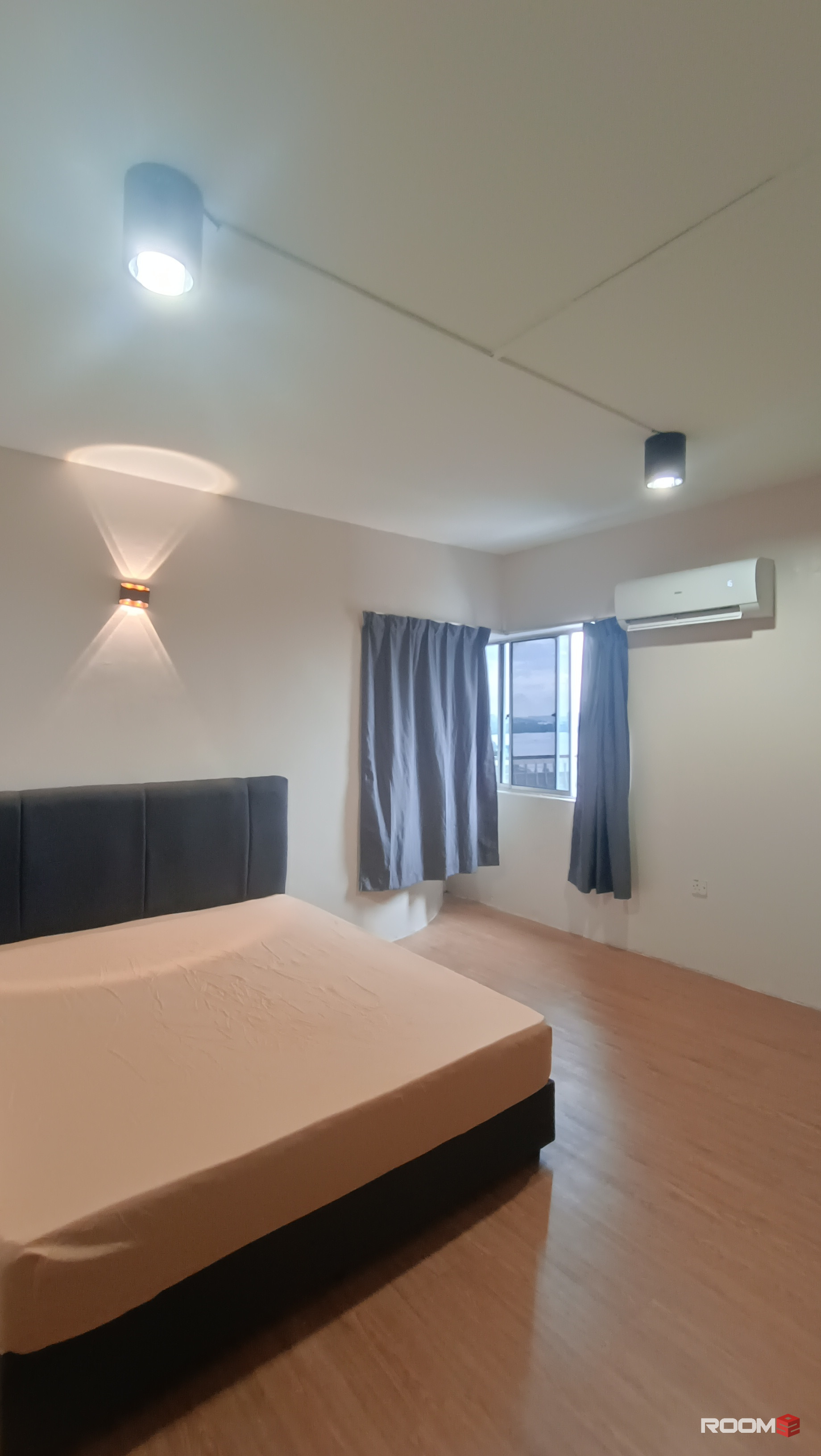 🌆 Modern Room Rental @ Suria City 🏡 6min Walk to Customs 🚶‍♀️