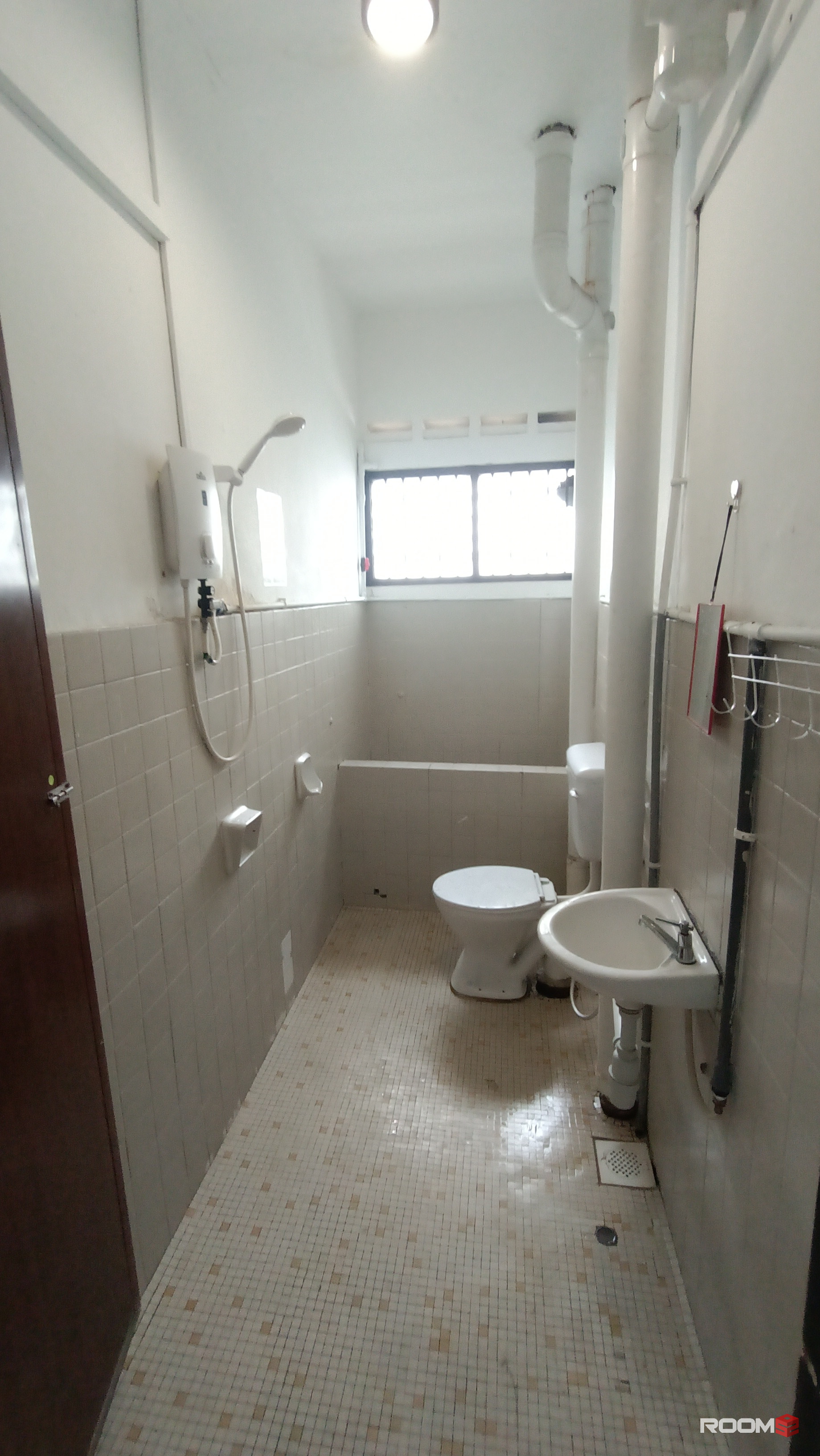 ✨ Comfortable Room 🛏️ 10min Walk to Customs 🌉 + Fast WiFi ⚡