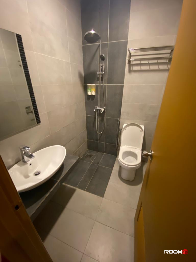 "Experience Luxury Living at SS3, Petaling Jaya! 🏠✨ Master Room with Zero Deposit 🛏️🪑