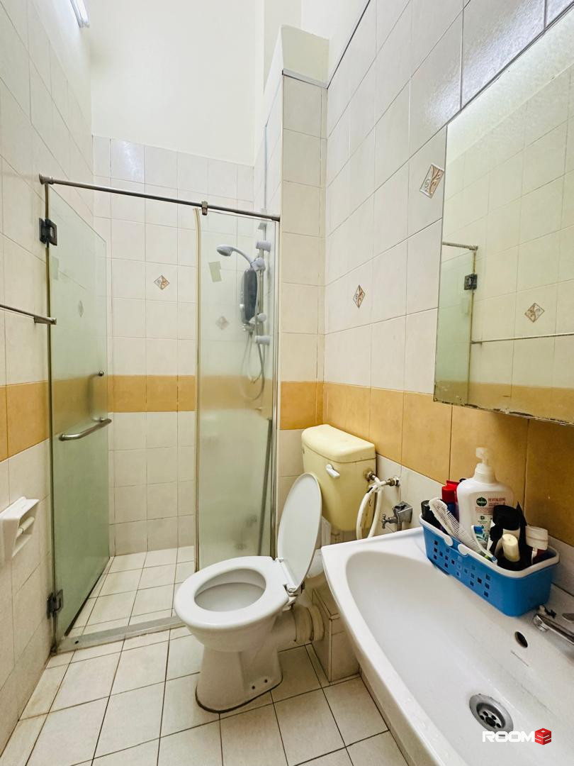 🥳Comfy Single Room With Window At Setia Alam,Meru,Klang,Shah Alam📱 WiFi, Utilities Included