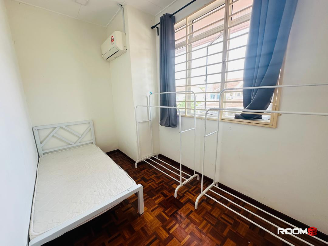 🥳Comfy Single Room With Window At Setia Alam,Meru,Klang,Shah Alam📱 WiFi, Utilities Included