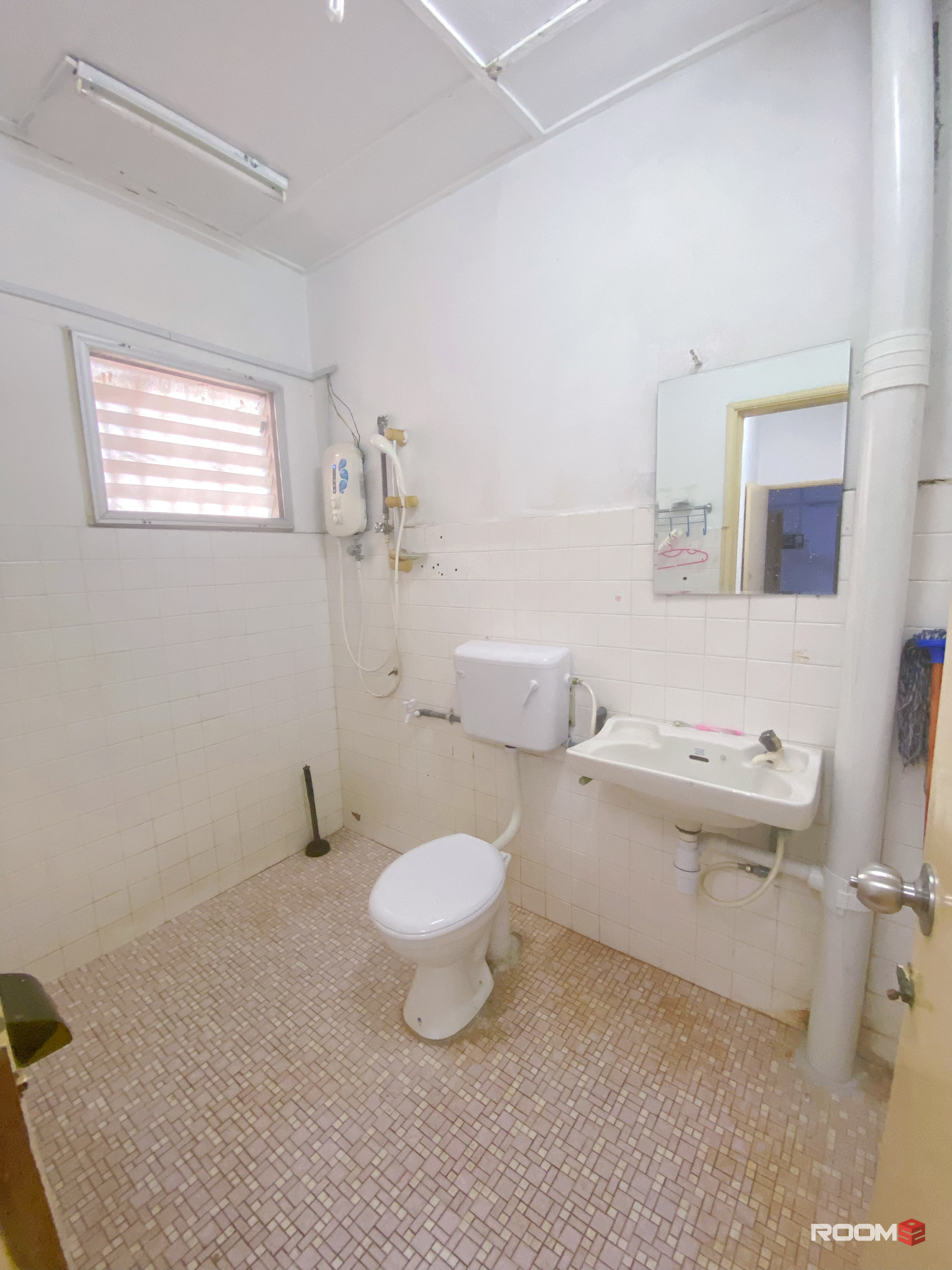 SPECIAL PROMOTION ⚡ Medium Room at USJ
