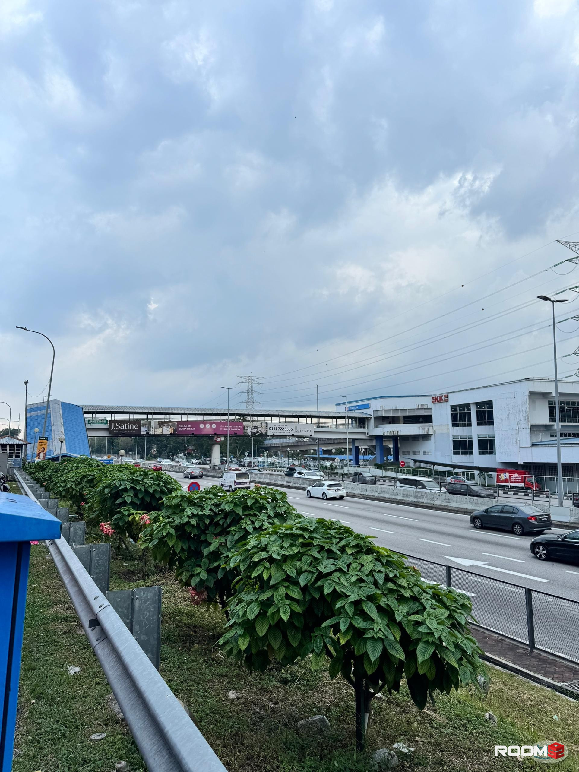 🚶 ♂️ 🚶‍♀️ *Just 3 min walk to* 🚉 **LRT Kelana Jaya!** 💰 **0 Deposit Allowed!** 🤑 📲DM now to secure your spot! 🏡✨