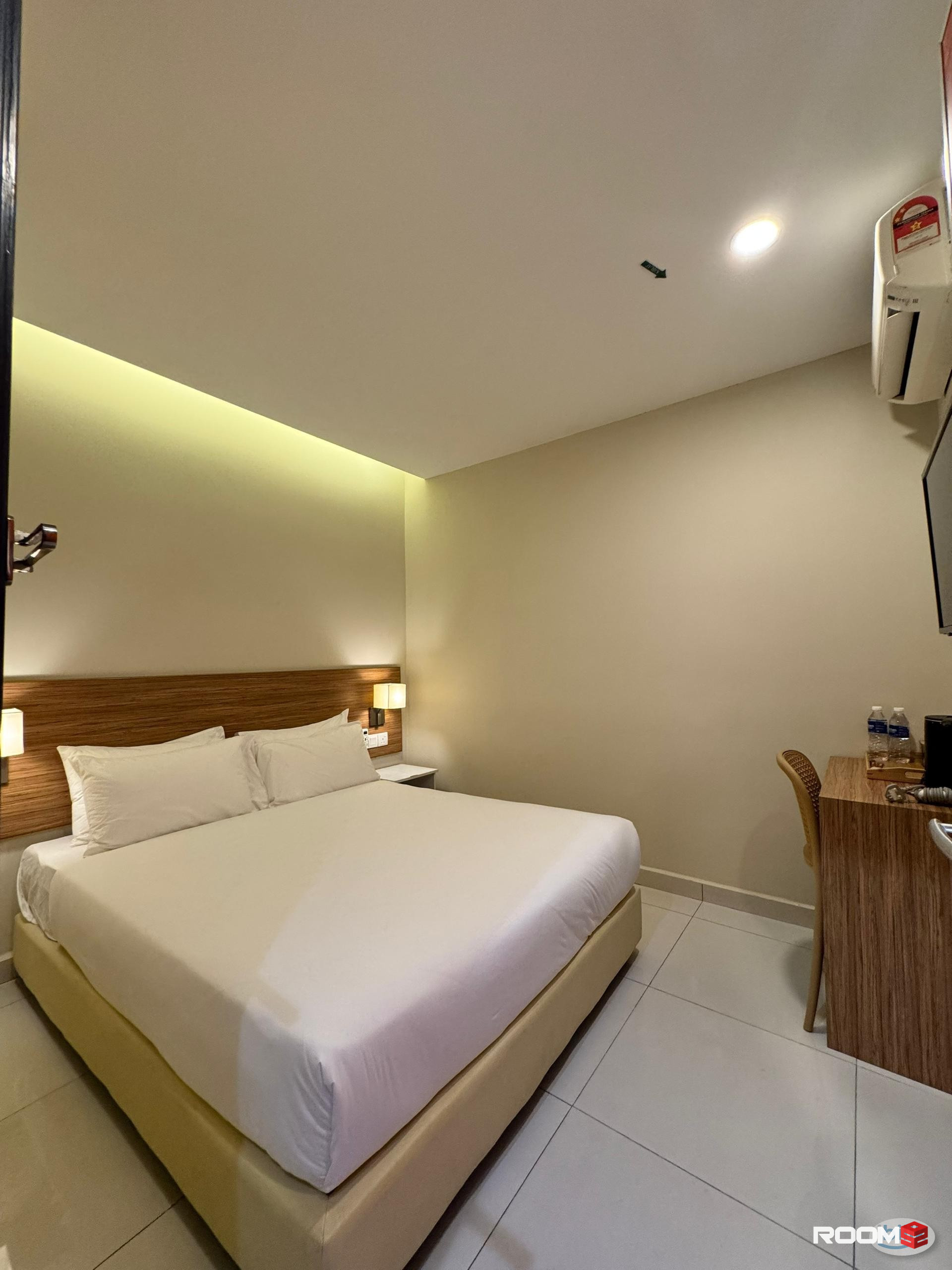 🚶 ♂️ 🚶‍♀️ *Just 3 min walk to* 🚉 **LRT Kelana Jaya!** 💰 **0 Deposit Allowed!** 🤑 📲DM now to secure your spot! 🏡✨