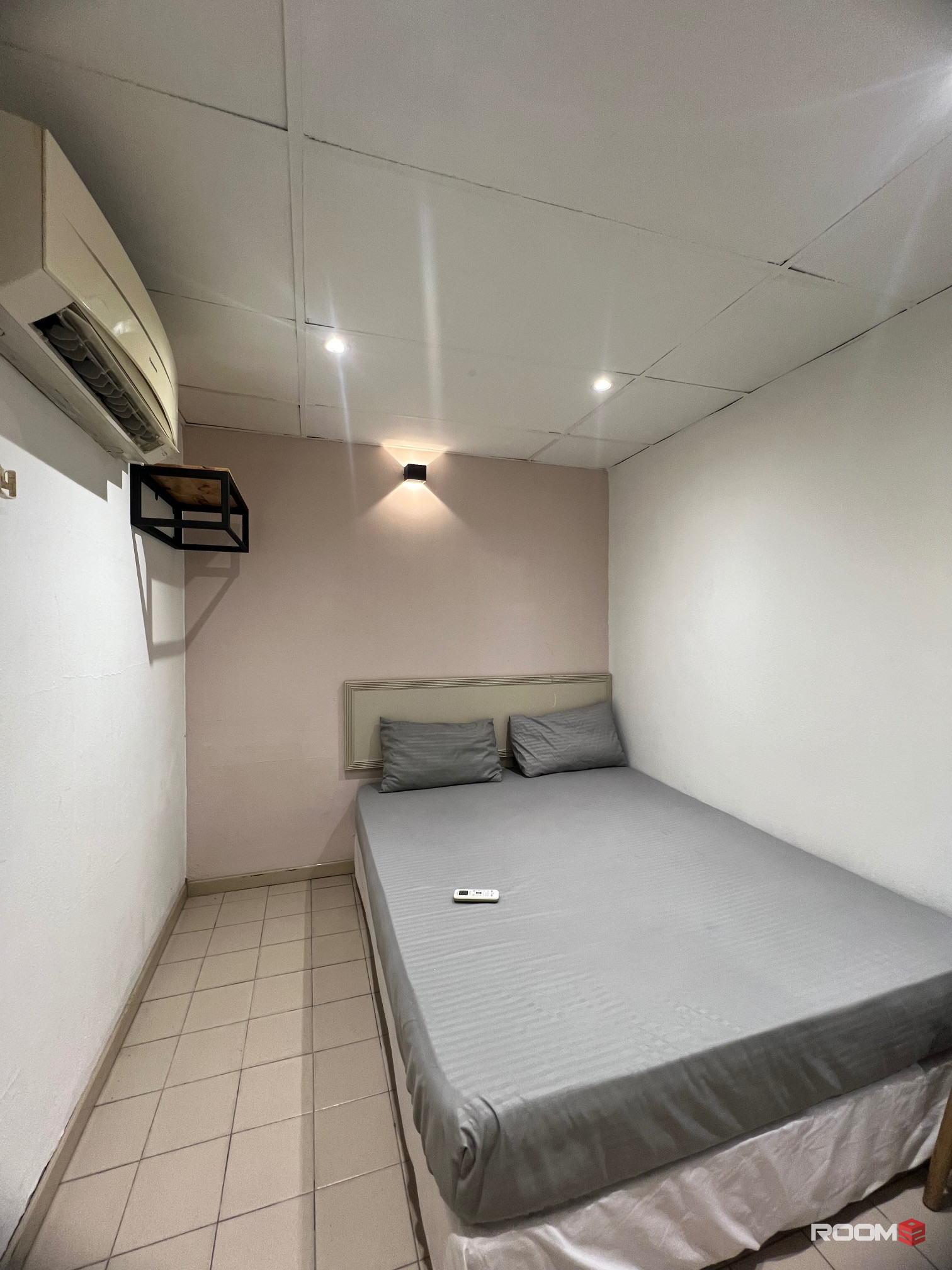 Walking 2 min to Staling mall Middle Room For Rent In Damansara Uptown