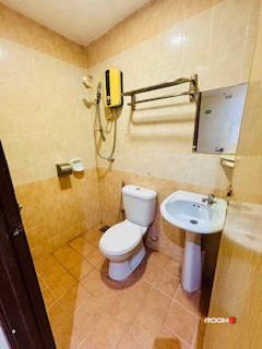 Room For Rent Nearby China Town And LRT Station