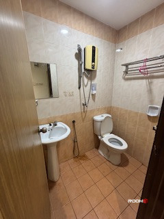 Room For Rent Nearby China Town And LRT Station