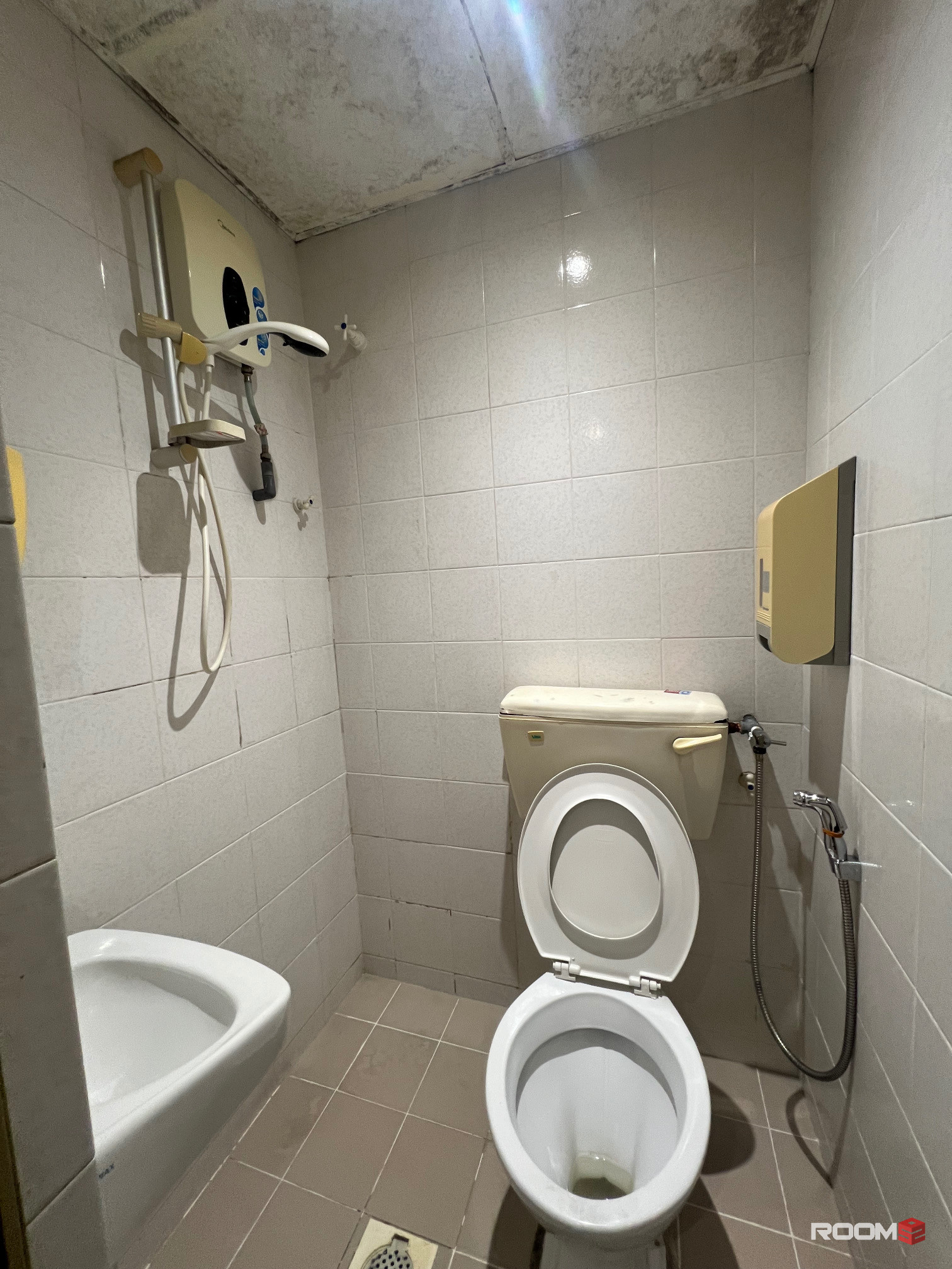 Puchong Wawasan medium room for rent , fully furnished , move in ready