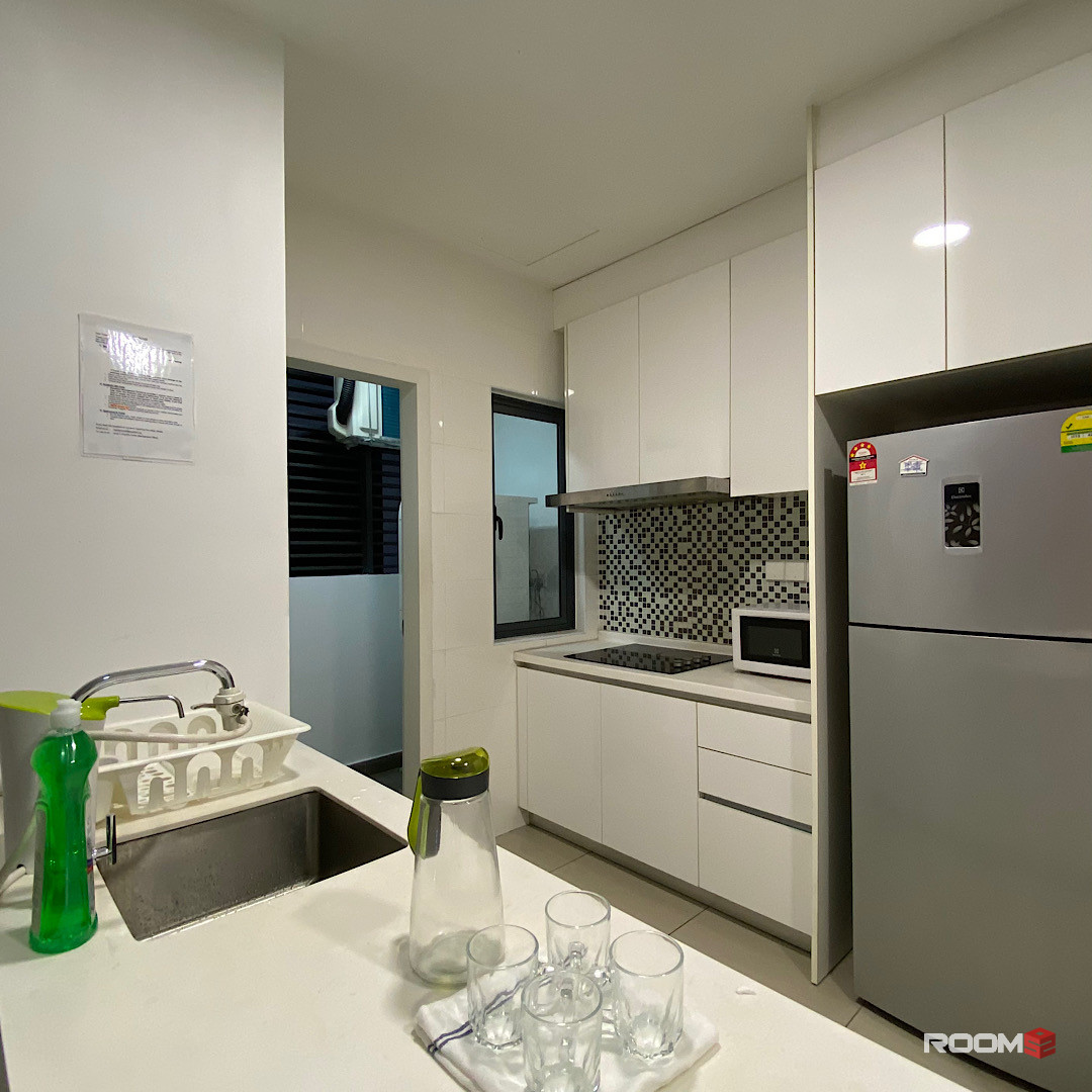 FEMALE 🙋‍♀️ Shared Room w Privacy ✅ Monthly Cleaning 🧹 @ Utropolis Glenmarie