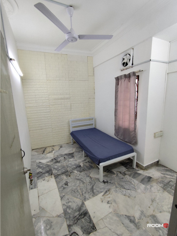 Single room with Aircond for rent right in front of LRT IOI Puchong Jaya 🏠 Walking distance of IOI Puchong Mall