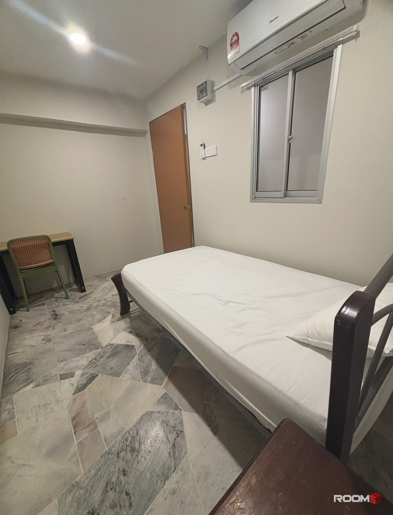 🏡 SINGLE BEDROOM IN SERI KEMBANGAN🏡🛍️NEAR TO THE MINES SHOPPING MALL🛍️🚶🏻‍♂️WALKING DISTANCE TO MRT SERDANG JAYA🚄