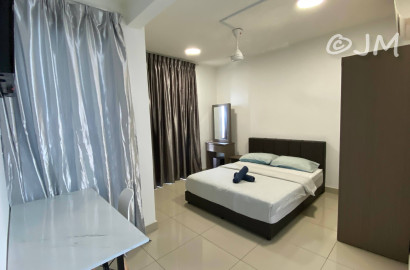 Trefoil Master Bedroom with Attached bathroom