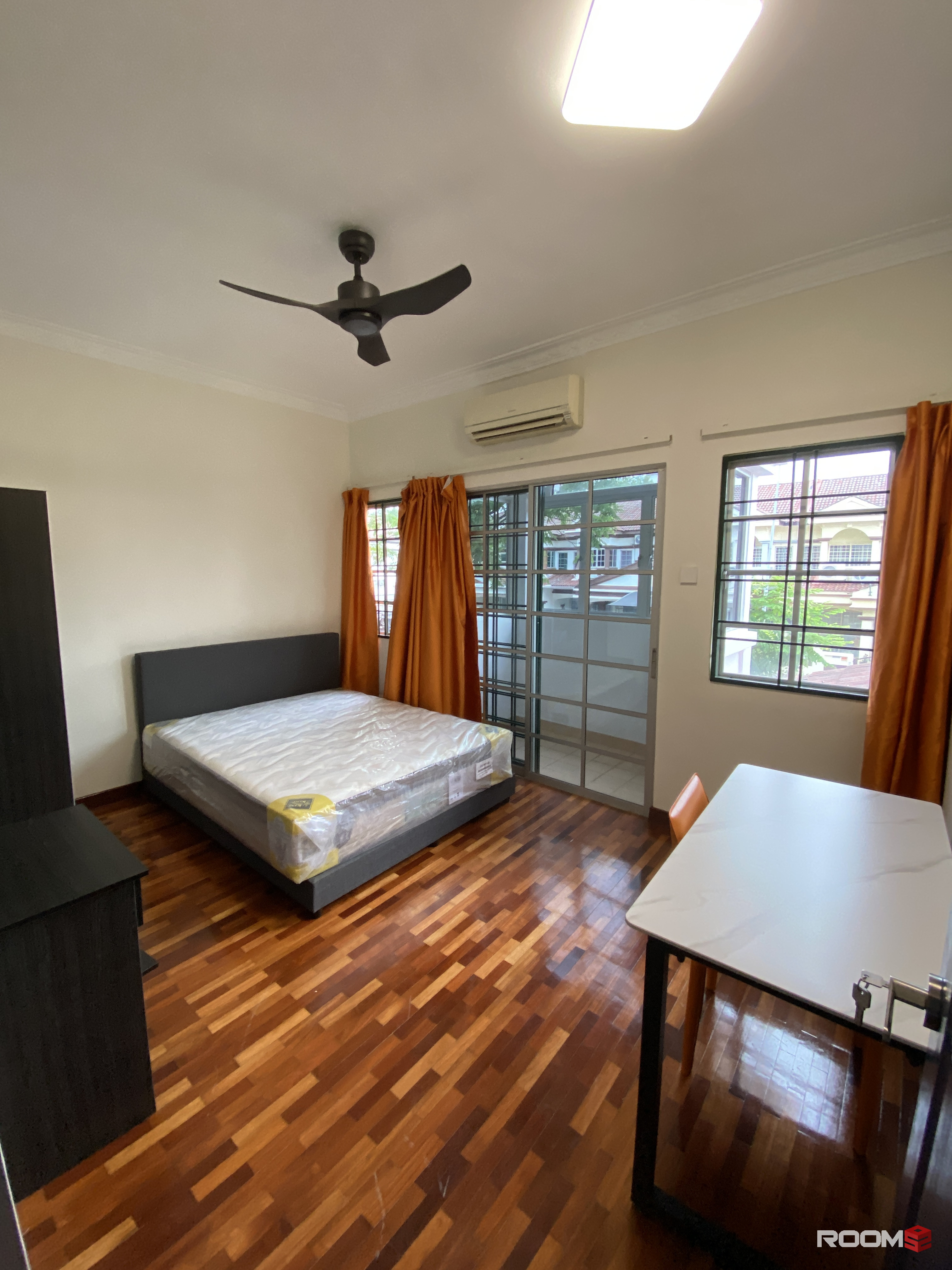 Bandar Puteri 7, Puchong - Female Single Room for Rent