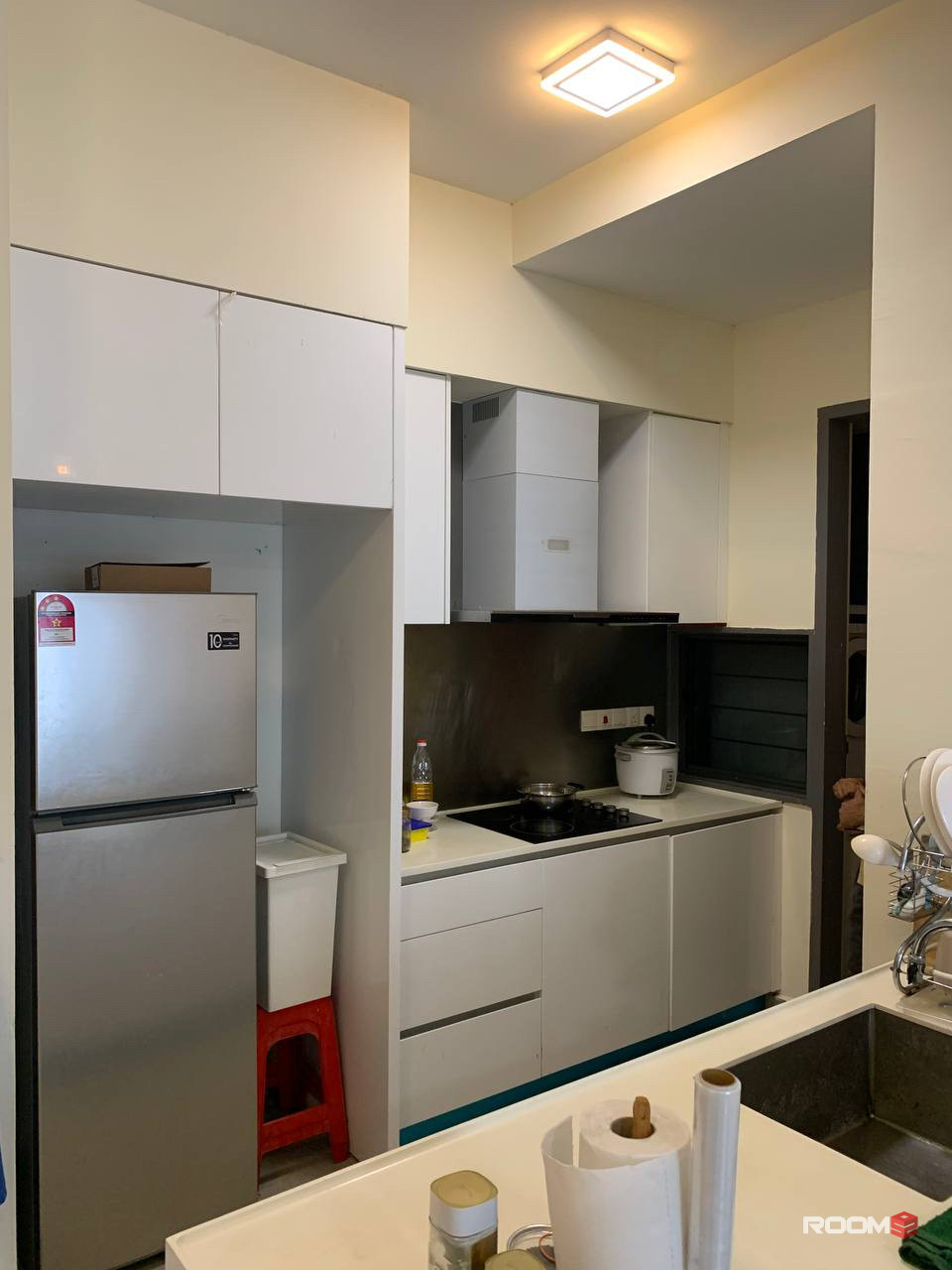 Premium Middle Room w FREE Utilities 📶 with Monthly Cleaning 🧹@ Utropolis Glenmarie